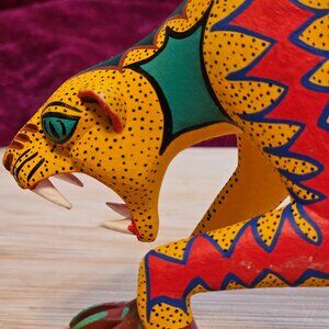 VINTAGE COPAL WOOD CARVING OF TIGER BRILLIANT COLORS MEXICAN